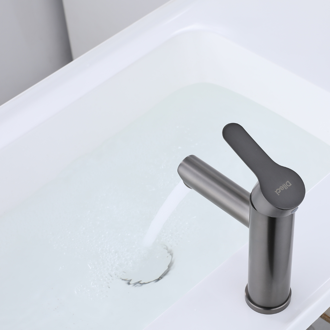 Robinet compact pour salle de bain couleur gris métallisé